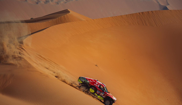 Vedoucí jezdec na Rally Dakar havaroval, Prokop poskočil na sedmé místo