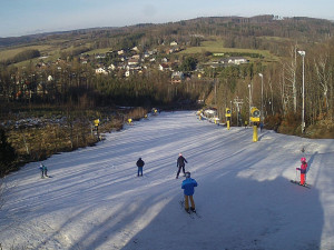 Na Vysočině se bude o víkendu lyžovat nejméně na devíti kopcích. Běžkařská trať v Jihlavě je dnes zavřená