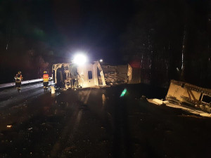 Ledovka na Vysočině: Stalo se více než 30 nehod, zranil se jeden řidič a chodec