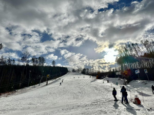 Na Vysočině se o víkendu lyžuje na deseti kopcích. Běžkaři v Jihlavě můžou zajít na Český mlýn