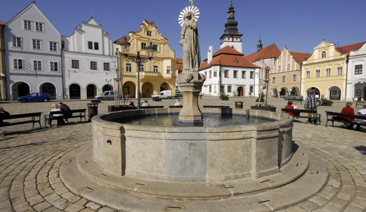 Parkování v centru Pelhřimova se letos prodraží. Foto: facebook Radnice Pelhřimov