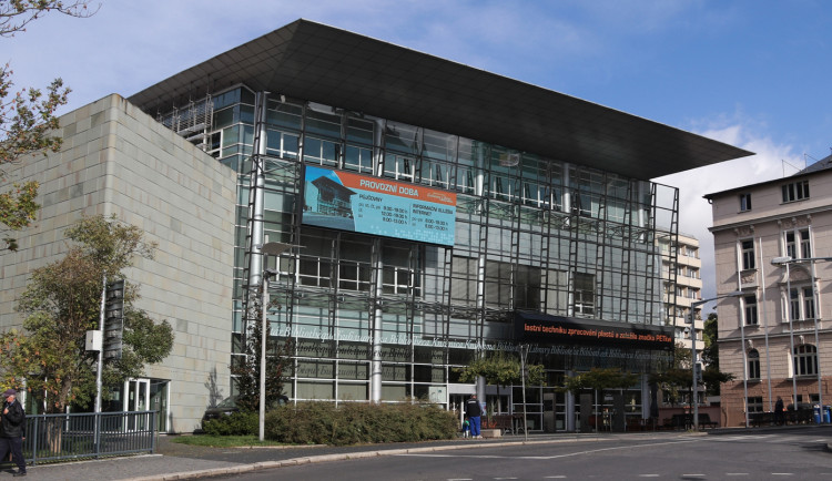 Knihovna chystá zprovoznění výdejního boxu. Fungovat bude nonstop