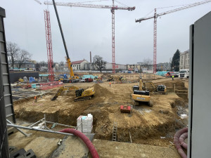 ANKETA: Okénko pro zvědavé. Zájemci teď mohou bezpečně sledovat, jak v Jihlavě roste Horácká aréna