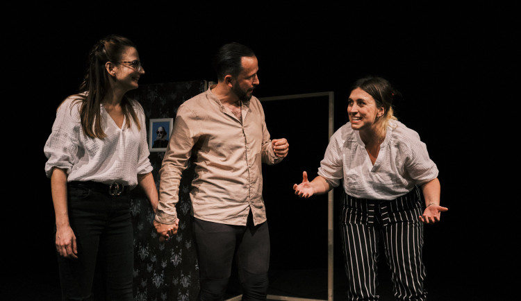 Spolek improvizace Imjoy tentokrát přijíždí do Naivního divadla po kolejích