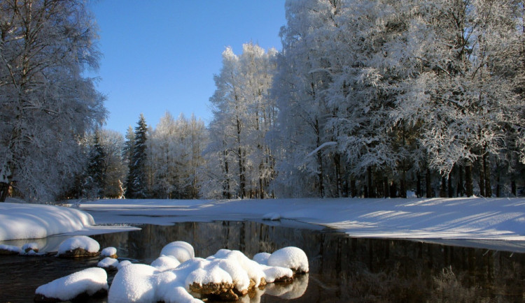 O víkendu se začne mírně ochlazovat, na horách může sněžit