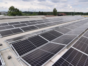 Kraj Vysočina bude investovat do fotovoltaiky. Za 23,5 milionů pořídí zhruba 1200 panelů