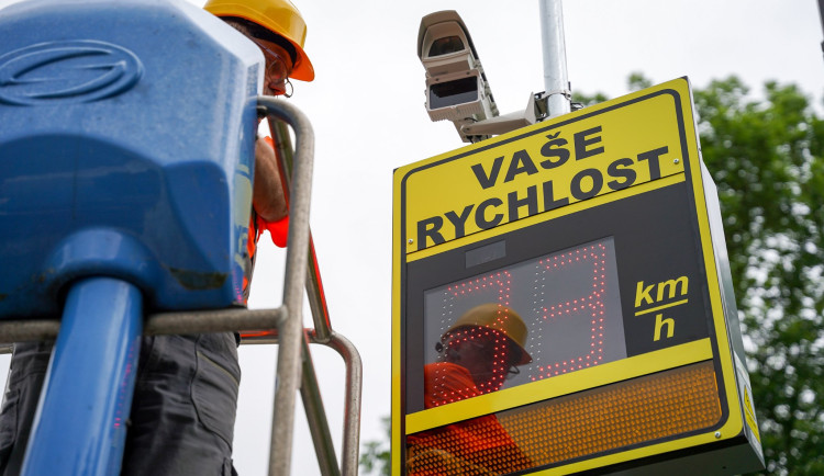 Úsekový radar pod Ještědem začne co nevidět měřit. Objeví se i jinde