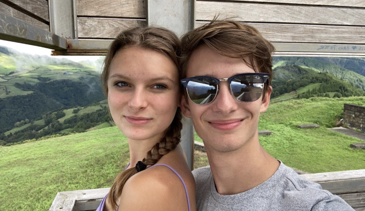 Kam vyrazit a jak cestovat levně? Drbna přináší čtenářům nový seriál.