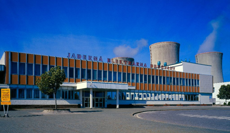 Dukovanská elektrárna baví i informuje. Už 30 let vydává zpravodaj, zmapoval třeba návštěvu Václava Havla
