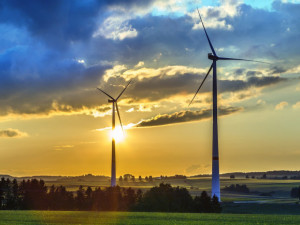 Větrné elektrárny ve Větrném Jeníkově nechtějí, v anketě je odmítly dvě třetiny místních
