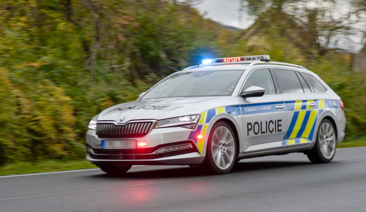 Policie na zastávce na Pelhřimovsku zastavila opilého řidiče. Nadýchal dvě promile a na místě přišel o řidičák