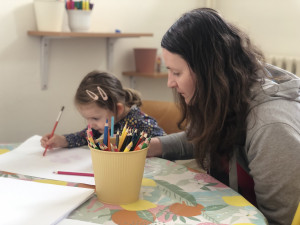 FOTO: Nahlédněte do nové herny pro děti. Konečně se máme kde scházet, říkají maminky z Kostelce