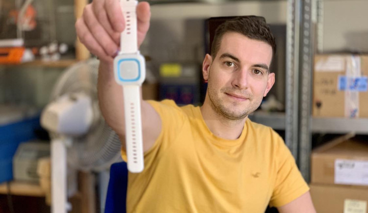 Martin z Jihlavy vymyslel nouzové tlačítko pro seniory při prokrastinaci. Dnes zachraňuje životy