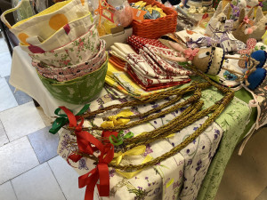 V dukovanské elektrárně už oslavili Velikonoce. Trhy pomohly dobré věci, lidé pletli pomlázky a barvili vajíčka