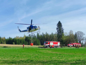 Požár v Brzkově na Jihlavsku likvidovalo šest hasičských jednotek, zapojila se i letecká hasicí služba