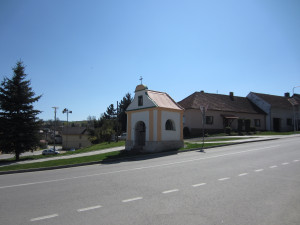 Kněžice na Jihlavsku mají čtvrtou národní památku. Součástí kaple je socha Nepomuckého v životní velikosti