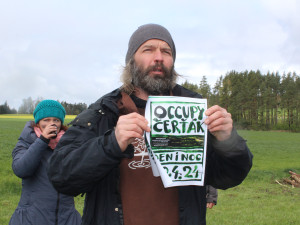 Den proti úložišti: Lidé z Hrádku si dnes přehazovali horké brambory. Je třeba vychladnout a nespěchat, myslí si aktivisté