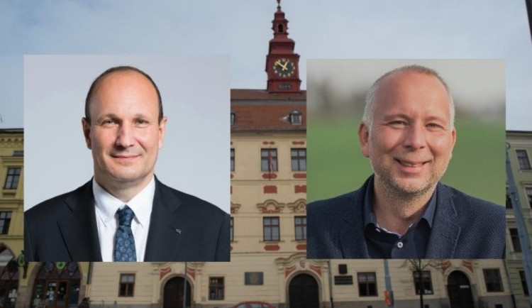 Zleva: Primátor Jihlavy Petr Ryška a opoziční zastupitel Radek Hošek