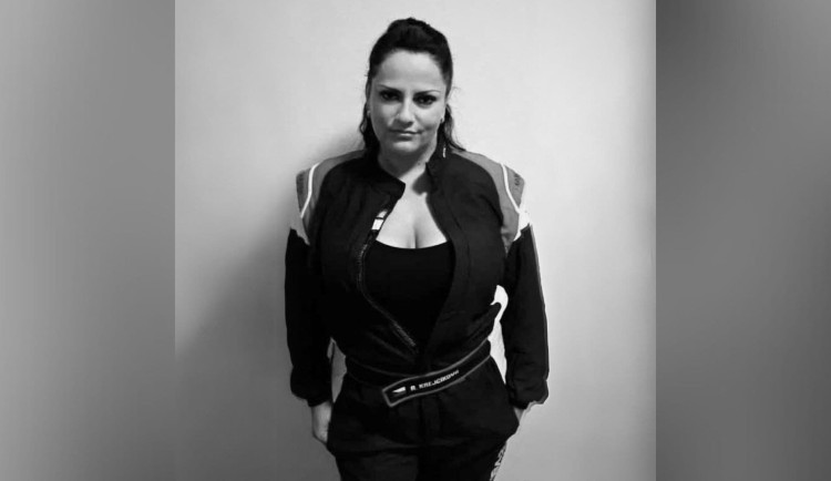 Rallye jezdci chtějí pomoci rodině zesnulé navigátorky, vybírají peníze na její pohřeb