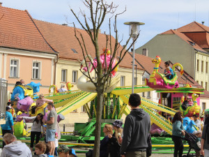 V Třešti si o víkendu užívali pouťové atrakce. Přálo tomu slunečné počasí