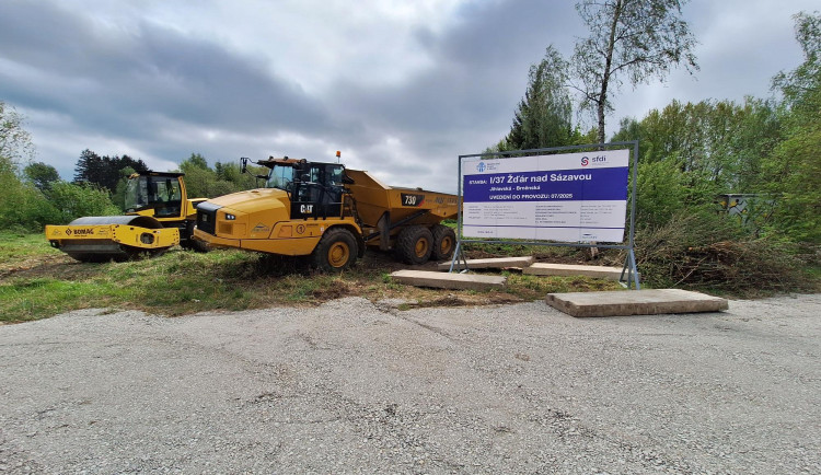 Ve Žďáru nad Sázavou začala stavba přeložky silnice I/37 za téměř 113 milionů korun