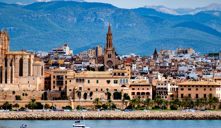 Hledáte dokonalou letní dovolenou? Tahle místa byste letos určitě neměli minout