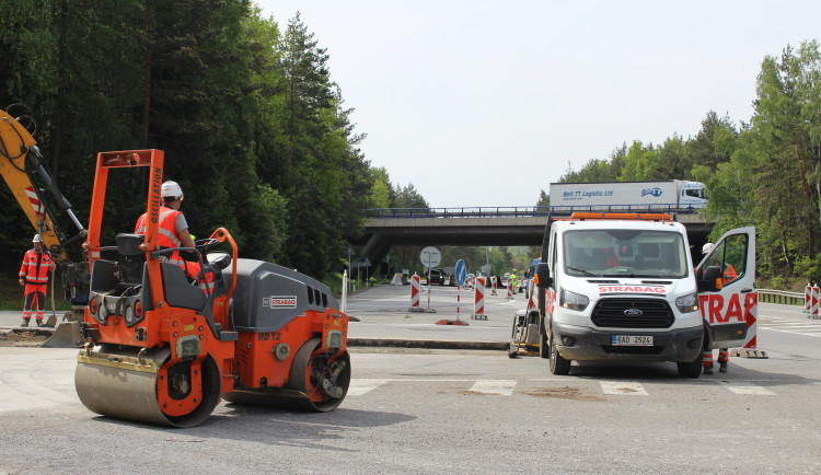 Na Vysočině budou v létě zdržovat dopravu opravy mezi Jihlavským tunelem a kruhovou křižovatkou V Ráji