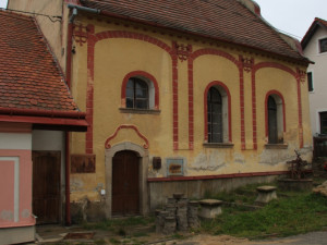 Batelovskou synagogu čeká oprava střechy za 800 tisíc korun, zahrádkáři jí převedli na židovskou obec