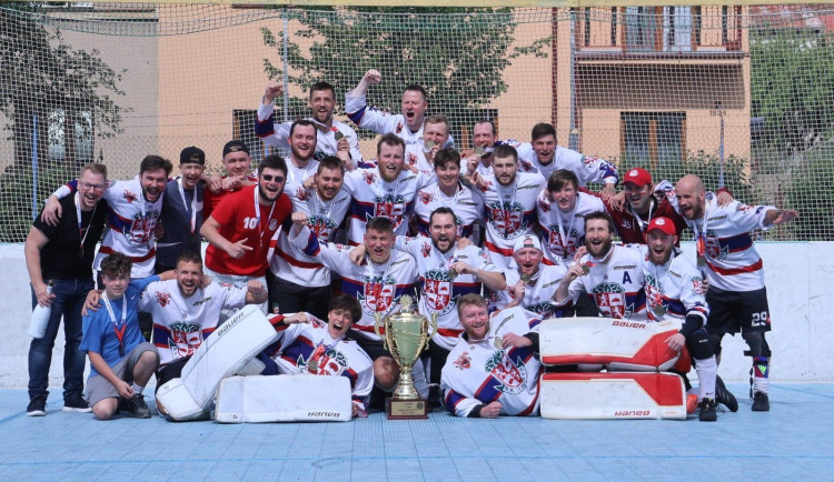 Jihlava obhájila druholigový titul v hokejbalu. Porazila Sudoměřice, jejichž obránce skončil v nemocnici