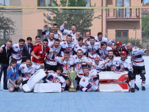 Jihlava obhájila druholigový titul v hokejbalu, porazila Sudoměřice, jejichž obránce skončil v nemocnici