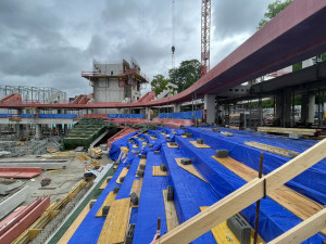 Stavba Horácké multifunkční arény pokračuje, do listopadu má být pod střechou