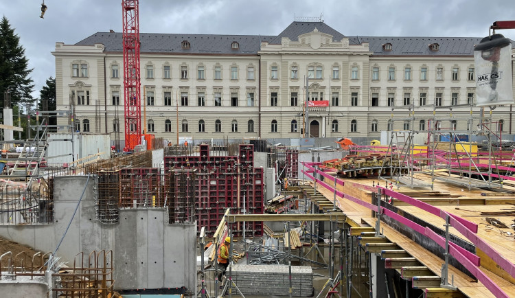 Stavba Horácké multifunkční arény pokračuje, do listopadu má být pod střechou. Foto: poskytl David Beke