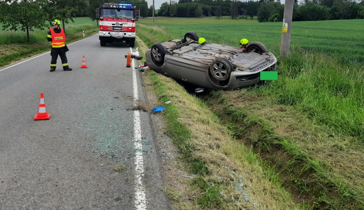 Nehoda u Petrovic na Brodsku. Foto: poskytla Policie ČR