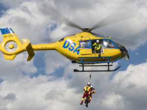 Aviatická pouť nabídne gripeny, akrobacii nebo vzácná historická letadla. Přiletí i skokan z vesmíru Felix Baumgartner