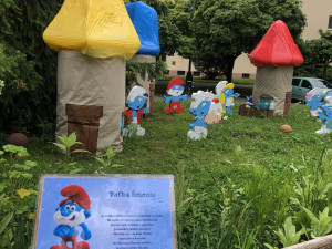 VIDEO: Jihlavský Palouček znovu baví děti i dospělé. Vyrostla tady šmoulí vesnice, zmizí až v září