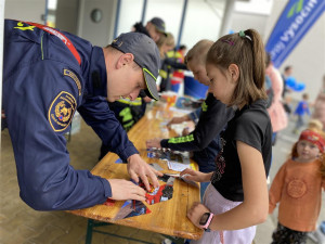Děti slavily svůj svátek s krajskými záchranáři. Přišly na dva tisíce lidí