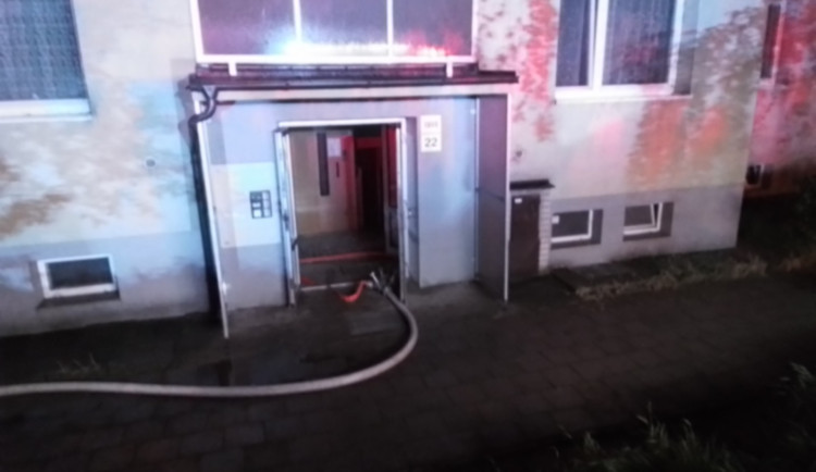 Třebíč zřídí veřejnou sbírku pro obyvatele požárem poničených bytů, přispěje do ní i město. Foto: poskytl HZS Kraje Vysočina