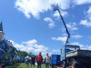 Desítky vozů značky Multicar se sjely do areálu Zámku Příseka, podařilo se překonat rekord