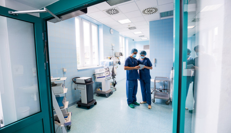 Kraj Vysočina dá pět milionů korun na opravy nemocnic a škol na Ukrajině