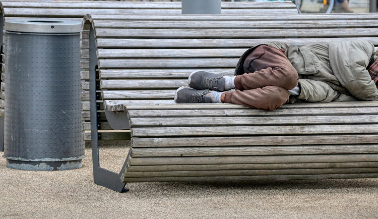 Ve Žďáru nad Sázavou se o lidi bez domova nebo v nouzi nově stará sociální doktor