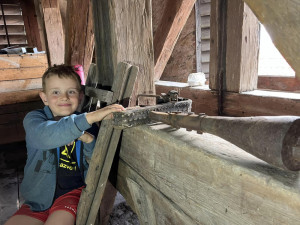 Nejmladší zvoník v Česku společně s tatínkem odhaluje ukrytá tajemství věží a zvoniček. Zavítali i do Jihlavy