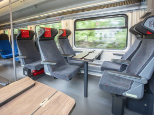 Na kolejích Vysočiny jezdí nové Lišky, mají motory Rolls-Royce. Staré vlaky zamířily do šrotu