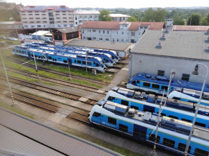 Na kolejích Vysočiny jezdí nové Lišky, mají motory Rolls-Royce. Staré vlaky zamířily do šrotu