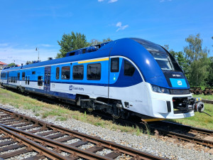 Na kolejích Vysočiny jezdí nové Lišky, mají motory Rolls-Royce. Staré vlaky zamířily do šrotu