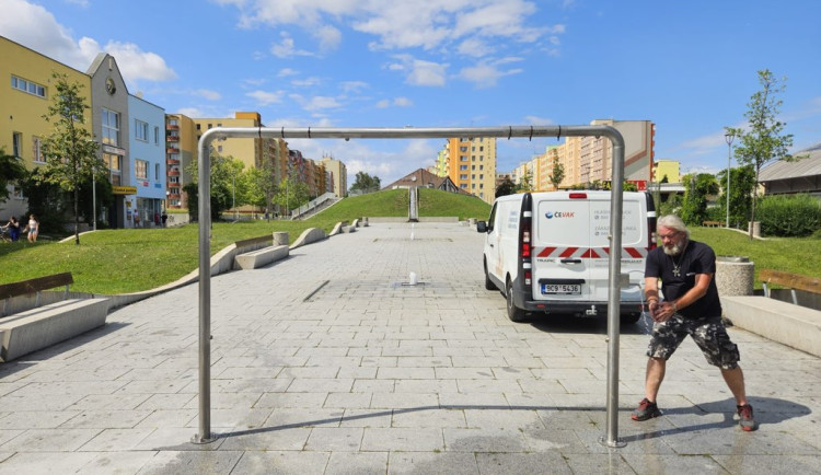 Síť mlžítek se v Českých Budějovicích stále rozrůstá, na Máji ji nyní doplnila první mlhobrána