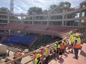 VIDEO: Už rok pracují dělníci na stavbě Horácké arény. Nahlédněte do prostor jihlavského „Kolosea"