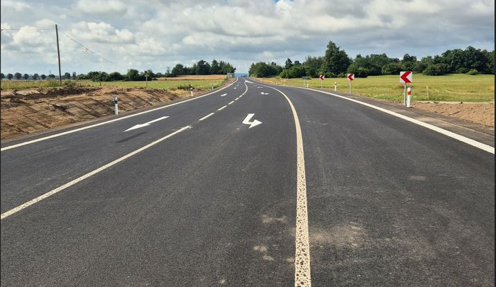 FOTO: Modernizace silnice na Třebíčsku je zčásti hotová. Druhou etapu zahájí úplná uzavírka