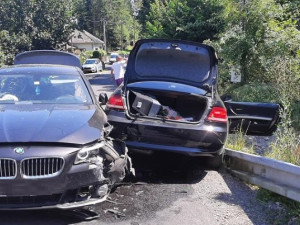 Střet aut v protisměru u Kamenice. Mladá řidička skončila se zraněním v jihlavské nemocnici