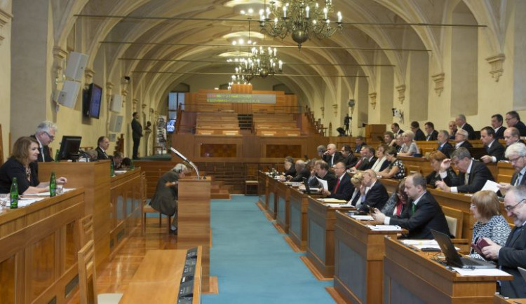 Měsíc a půl před senátními volbami: Kampaň na Třebíčsku vyjde na desítky až stovky tisíc korun