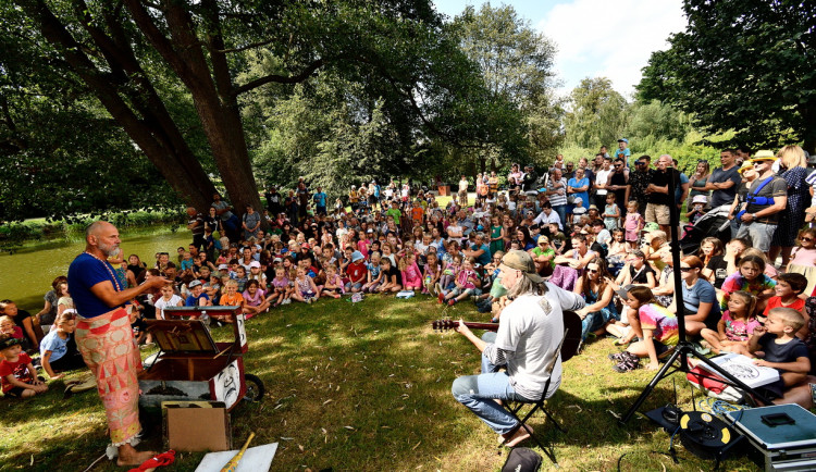 ANKETA: Festival Prázdniny v Telči přilákal asi deset tisíc lidí, úspěch měly i debaty s osobnostmi